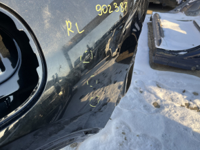 Деталь автомобиля Mazda CX-90 2024-2026, чем-то затерта, требует косметического ремонта.