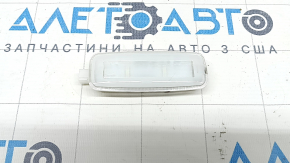 Плафон освещения передний левый Audi A3 8V 15-20 4d LED, царапины