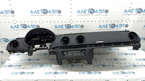 Торпедо передняя панель с AIRBAG Audi A3 8V 17-20 4d, AWD, черная под active display