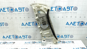 Крупный план внутренней части накладки задней стойки для Infiniti JX35/QX60 2013-2020