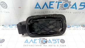 Корпус лючка бензобака Audi A3 8V 15-18 4d порваний ущільнювач, зламане кріплення