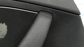 Обшивка дверей картка ззаду ліва Audi A3 8V 15-20 4d, 5d, чорна, шкіра, підлокітник шкіра чорна, Bang and Olufsen, під пищалку, вставка під алюміній, з ручкою, подряпини