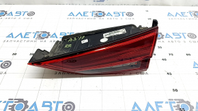 Фонарь внутренний крышка багажника правый Audi A3 8V 17-20 4d LED