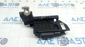 Клемма плюсовая АКБ Audi A4 B9 17-25 с пиропатроном, без крышки