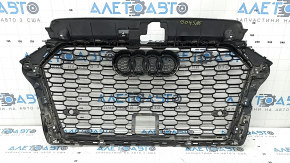 Решетка радиатора grill в сборе Audi A3 8V 17-20 черный глянец под радар, S-line, полезло покрытие