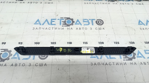 Накладка порога передней левой двери BMW X7 G07 2019-2026 в хорошем состоянии, с царапинами.