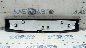 Вид с обратной стороны обшивки багажника BMW X7 G07 2019-2026, все крепления intact.
