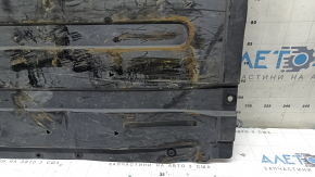 Деталь с надрывами, подходящая для модели BMW X7 G07 2019-2026, вид спереди.