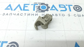 Гачок кріплення пасажирського козирка Toyota Camry v40 бежевий