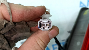 Фонарь внутренний крышка багажника правый Toyota Camry v40 07-11 hybrid
