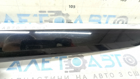 Деталь молдинга заднего бампера вид сверху, BMW X7 G07 2019-2026