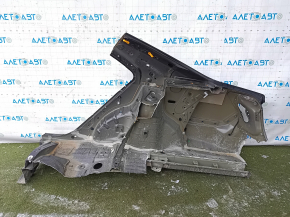 Деталь кузова Toyota Camry 12-14, вид с задней стороны, возможен ремонт для лучшего состояния.