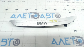 Вставка накладки порога ззаду ліва BMW X5 G05 19-23 хром BMW, з підсвічуванням, подряпини, побіліло кріплення