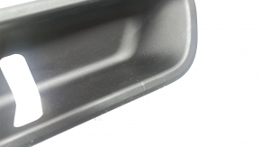 Накладка замка двери багажника нижняя BMW X5 G05 19-26 черная, царапины