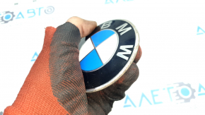 Эмблема значок BMW двери багажника BMW X5 G05 19-26 полез лак