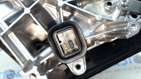 Крупный план разъема бокового зеркала для BMW X5 G05, функциональное состояние