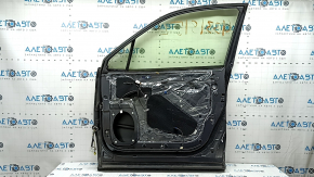 Вид изнутри передней правой двери Subaru Forester 19-24, элементы в сборе, доступны для установки.