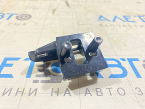 Кронштейн отбойника капота левый Ford Fusion mk5 17-20