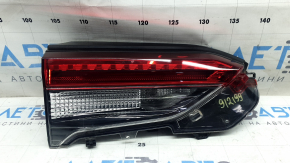 Ліхтар внутрішні двері багажника лівий Toyota Rav4 19-24 Japan built, потерт