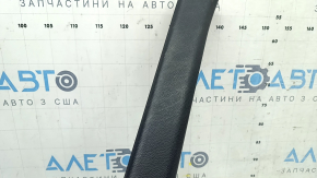 Чёрная накладка порога передней левой двери, вид сбоку, Toyota RAV4 2019–2025