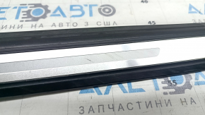 Накладка порога внешняя передняя левая Audi Q5 80A 18-25 черная с хромом, царапины