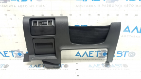 Накладка коліна водія Subaru Forester 25-26 чорна з накладками