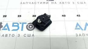 Крючок обшивки арки багажника Subaru Forester 25-26 черный