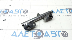Топливная рейка левая Subaru Forester 25-26 2.5