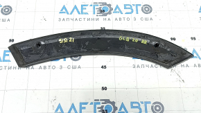 Обратная сторона накладки арки правой двери Mercedes GLB, с маркировкой 915121