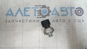 Датчик на трубці кондиціонера Subaru Legacy 17-19