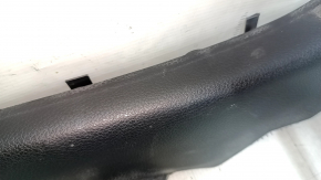 Накладка задней стойки нижняя левая Nissan Sentra 13-19 черная, царапины