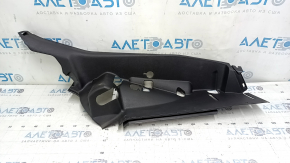 Накладка задньої стійки нижня права Chevrolet Cruze 11-15 чорна, подряпини