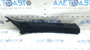 Накладка передньої стійки права Audi Q7 16-26 Bose чорна, подряпини