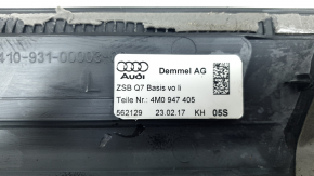 Крупный план накладки порога Audi Q7 с оригинальным номером 4M0 947 405.