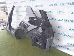 Кузовная деталь Mercedes W167, вид сбоку, присутствуют следы использования.