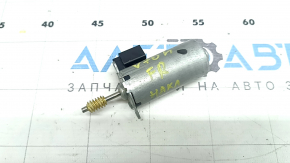 Мотор регулировки наклона подушки пассажирского сиденья Toyota Camry v70 18-24 без фрагмента, без каркаса