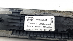 Накладка порога внешняя передняя левая Audi A4 B9 17-25 S-Line с подсветкой, царапины, коррозия