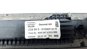 Накладка порога внешняя передняя правая Audi A4 B9 17-25 S-Line с подсветкой, царапины, тычка