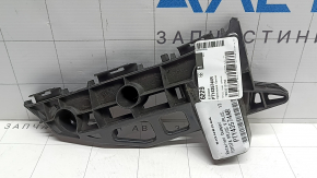 Кріплення переднього бампера праве Toyota Prius V 12-17