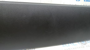 Обшивка двери багажника верхняя Mazda CX-5 17-25 черная, потерта