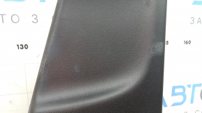 Накладка центральной стойки нижняя правая Mazda CX-5 17-25 черная, царапины, побелел пластик
