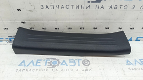 Накладка порога задняя правая Mazda CX-5 17-24 черн, царапины