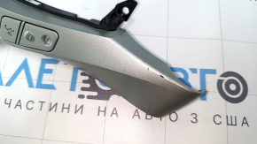 Боковой вид кнопок управления для Toyota Prius, рисунок и потертости на поверхности.