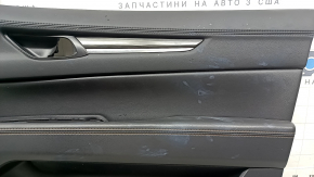 Обшивка дверей картка передня права Mazda CX-5 17-23 чорна, з чорною вставкою шкіра, підлокітник шкіра чорний, молдинг під темно-сіре дерево, під хімчистку