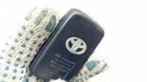 Ключ Toyota Prius 30 12-15 smart key 3 кнопки, царапины, полез хром, надломан