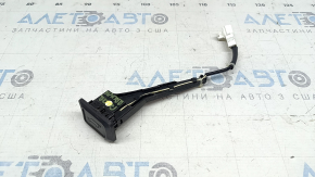 Кнопка закрытия двери багажника Toyota Rav4 13-18