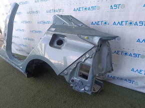 Кузов автомобиля Toyota Prius 2016-2022, вид сзади, с естественными следами использования.