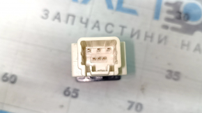 Кнопка подогрева пассажирского сиденья Toyota Rav4 13-18