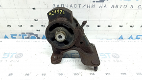 Подушка двигателя задняя Toyota Rav4 16-18 hybrid, ржавая, микротрещины, отрезана шпилька