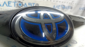 Решетка радиатора grill Toyota Rav4 16-18 hybrid с хром молдингами, с эмблемой под радар, с уплотнителем, сколы